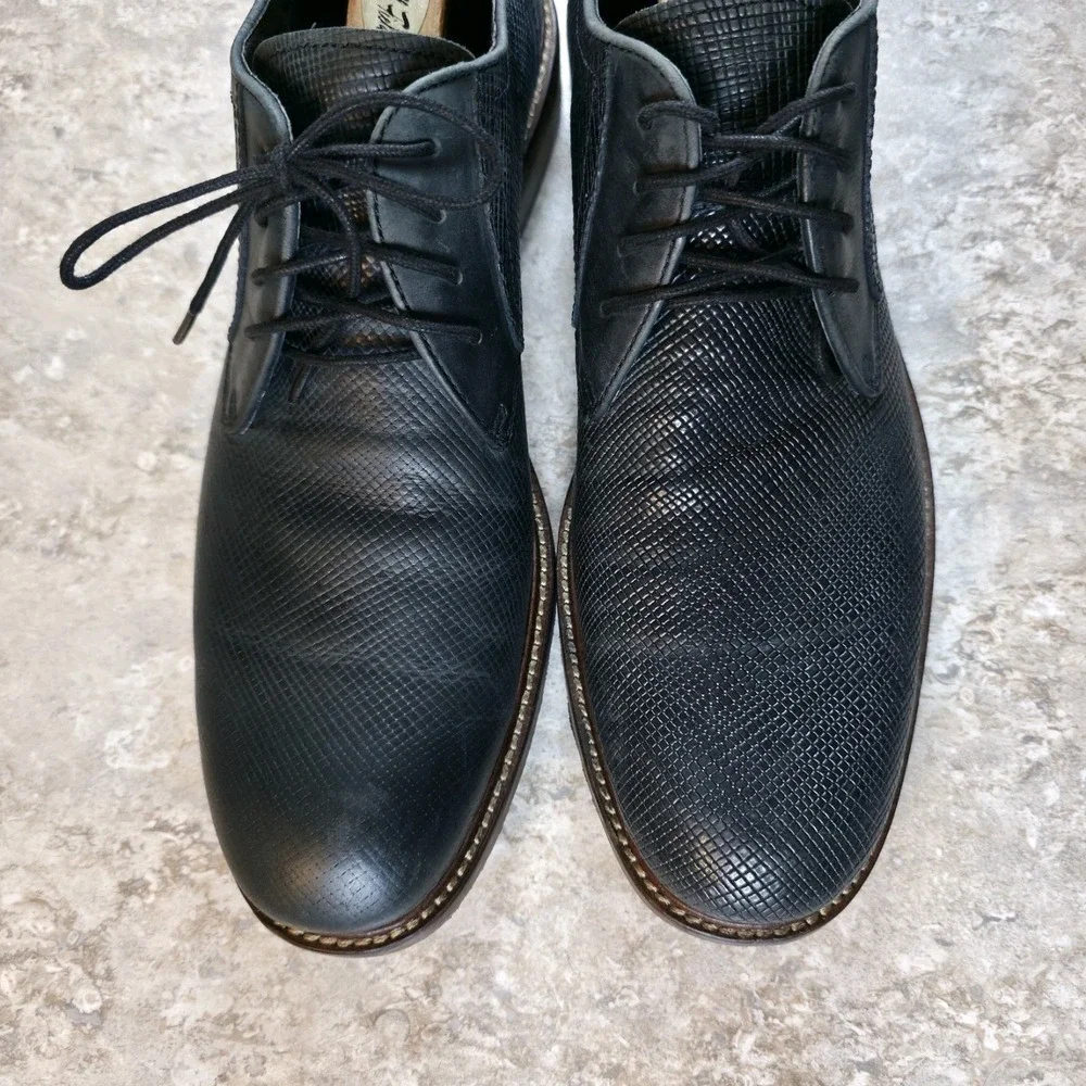 John Varvatos Dark Blue Leather Textured Derby Shoes Men's Size 10 M *Read Desc